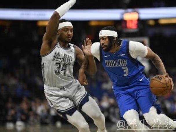 班凯罗35+10表现抢眼，浓眉手感不佳，独行侠客场逆转魔术。