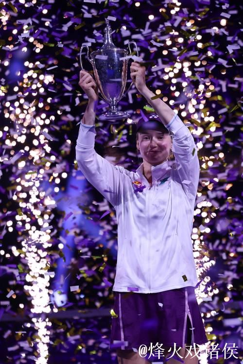 WTA年终总决赛:莱巴金娜连胜两场 提前锁定半决赛席位 WTA年终总决赛:莱巴金娜连胜两场 提前锁定半决赛席位